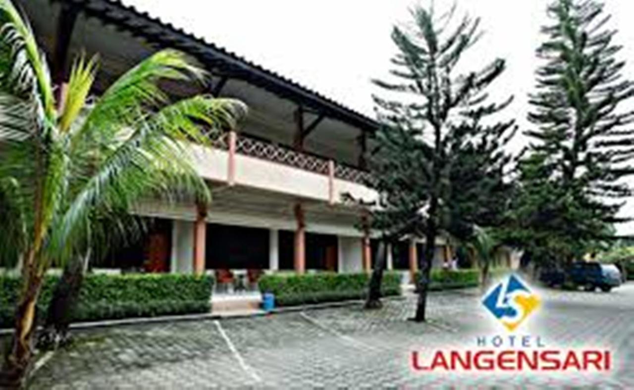 Langensari Hotel Cirebon Bagian luar foto