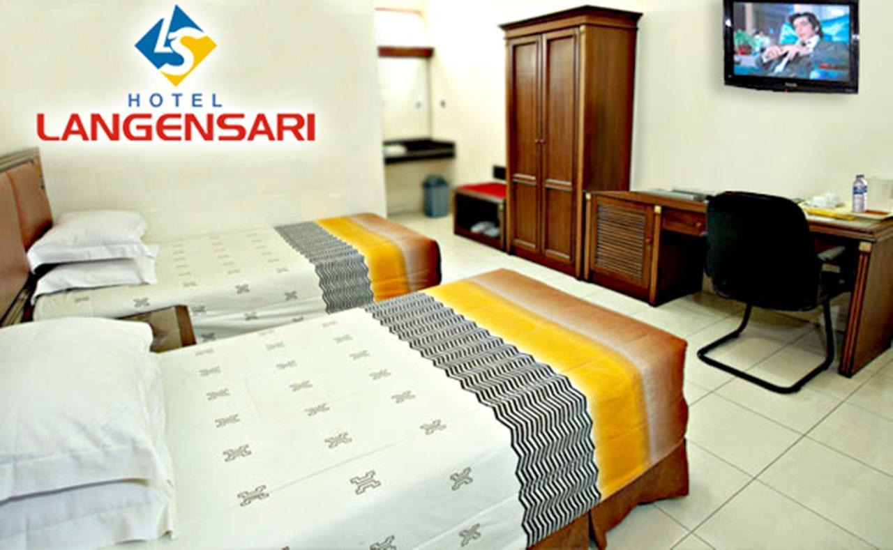 Langensari Hotel Cirebon Bagian luar foto