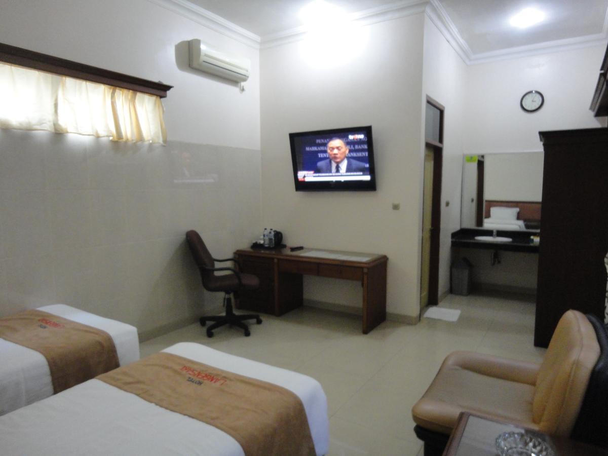 Langensari Hotel Cirebon Bagian luar foto