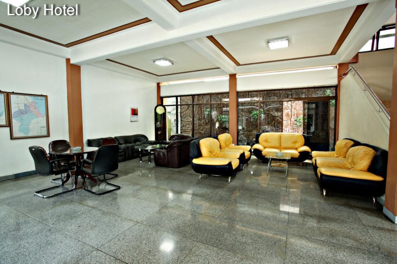Langensari Hotel Cirebon Bagian luar foto